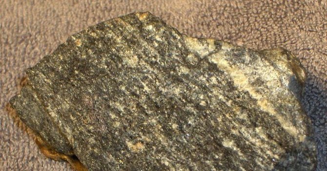 Самый древний из известных фрагментов земной коры - около 4,030,000,000 лет.