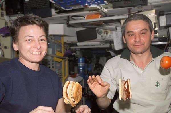 Что едят космонавты? (13 фото)