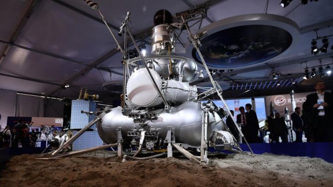 Космический аппарат «Луна-24» на Международном авиационно-космическом салоне МАКС-2017 в Жуковском
