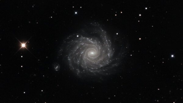 Спиральная галактика NGC 1232