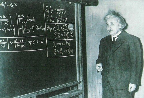 Теория Эйнштейна