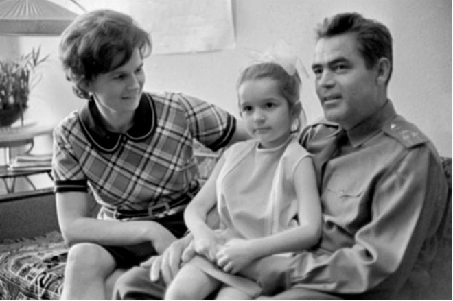 Валентина Терешкова и Андриан Николаев с дочерью