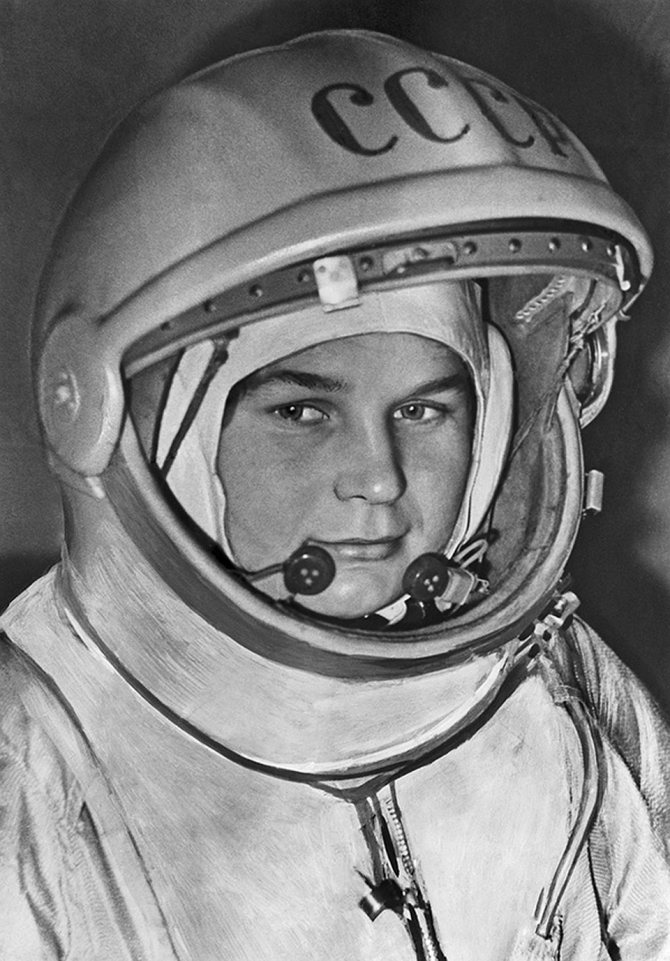 Валентина Терешкова в скафандре советского космонавта. Фото: ТАСС