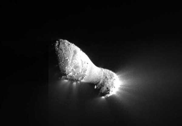 Ядро кометы 103P/Hartley, снятое 4 ноября 2010 года КА EPOXI