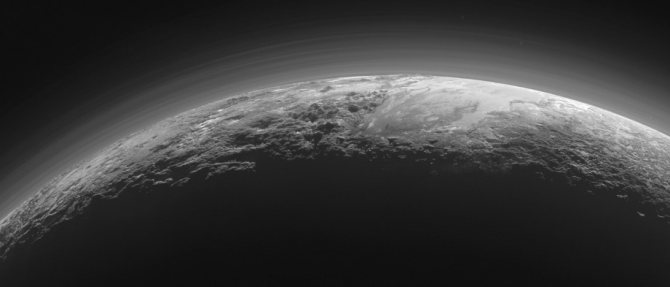 Юбилей Плутона: десять самых необычных фактов о далекой планете